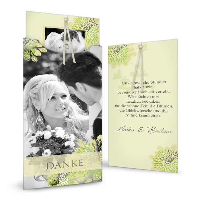 Hochzeitsdanksagung mit grünen Blüten und großen Fotos
